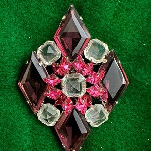 Vintage Ladies Broach